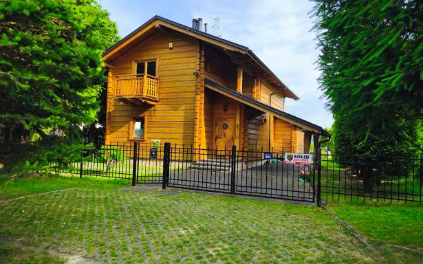 Unikatowy, drewniany dom z bezpośrednim widokiem na Jezioro Dobczyckie 5359125